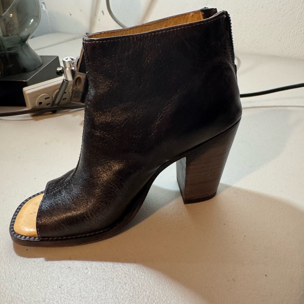 Bed Stu Black Leather Peep-Toe Heeled Boots - Picture 3 of 10
